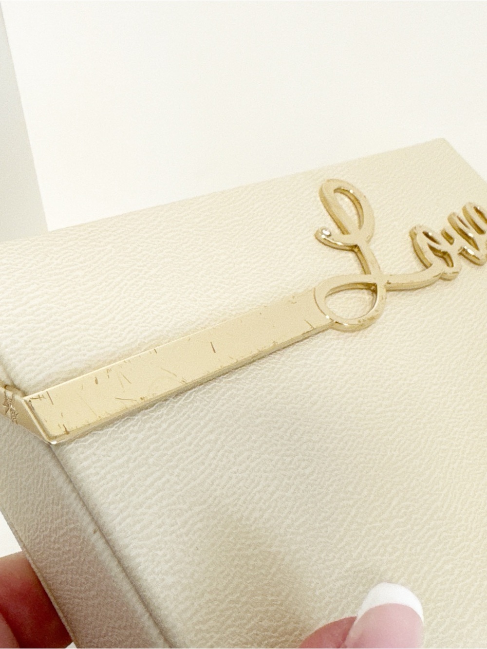 CHARLOTTE OLYMPIA
Love Vanina Leather Clutch Box In Off White - Picture 13 of 13